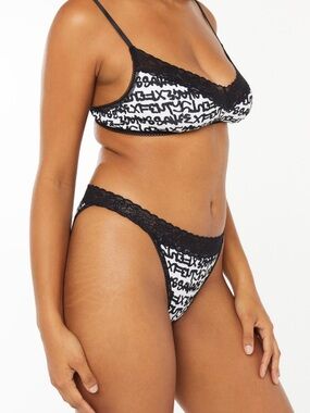 Savage X Fenty black white graffiti cotton bra and panty set size 2XL like new